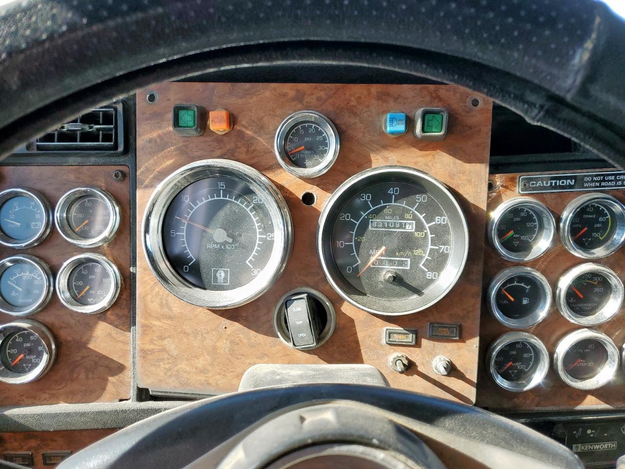 1999 Kenworth T600 Semi Truck
