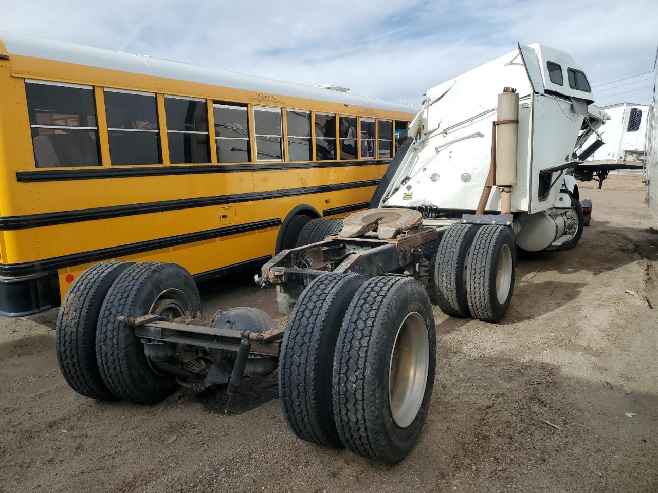 1996 International 9400 Semi Truck