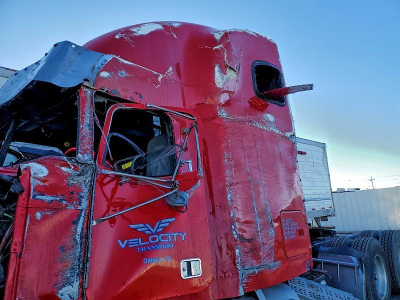 1998 Freigliner 1998 Freightliner Convention Semi Truck