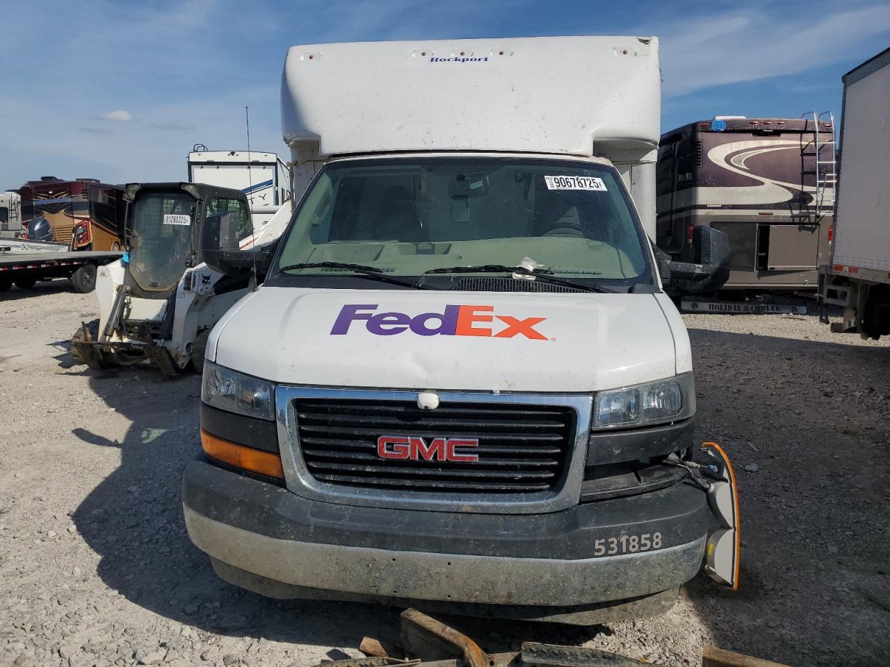 2023 GMC Savana Cutaway G3500
