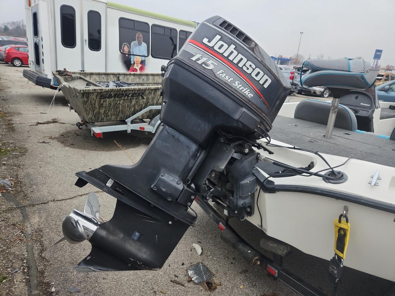 1996 Land Rover Bass Boat