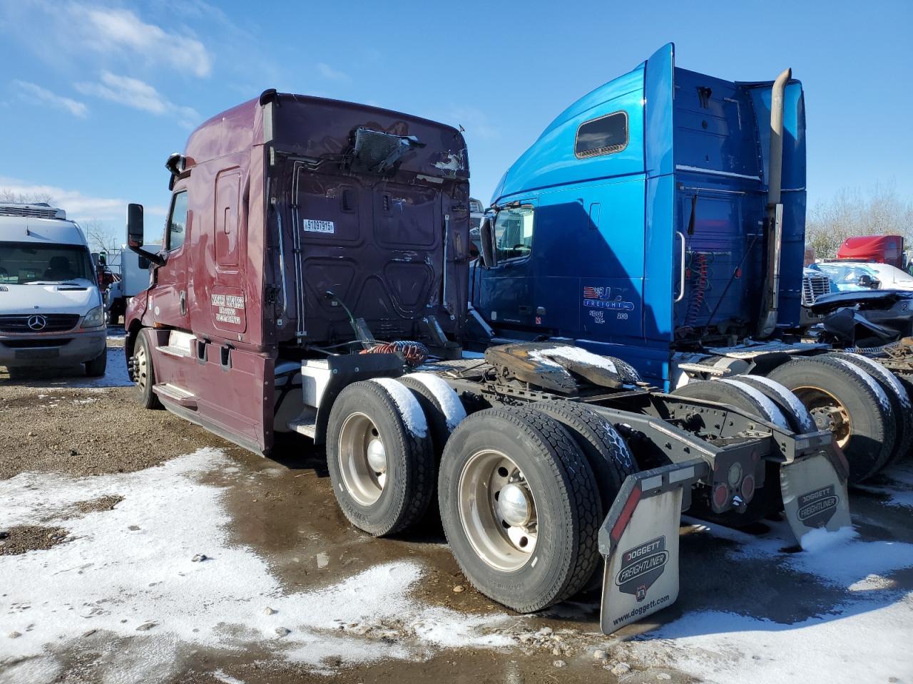 2020 Freigliner 2020 Freightliner Cascadia 126 Semi Truck