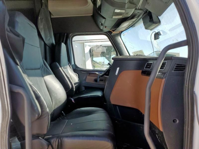 2021 Freightliner Cascadia 126 Semi Truck