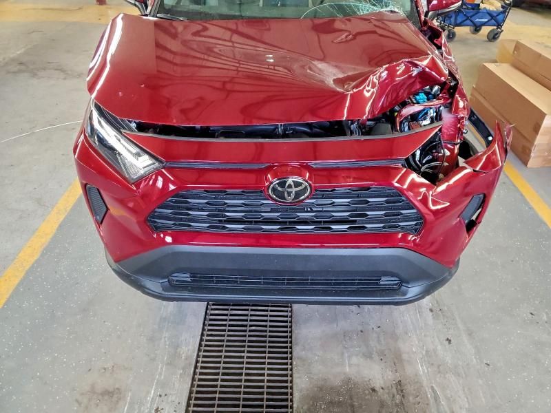 2025 Toyota Rav4 xle