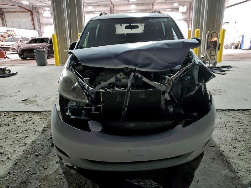 2009 Toyota Sienna ce