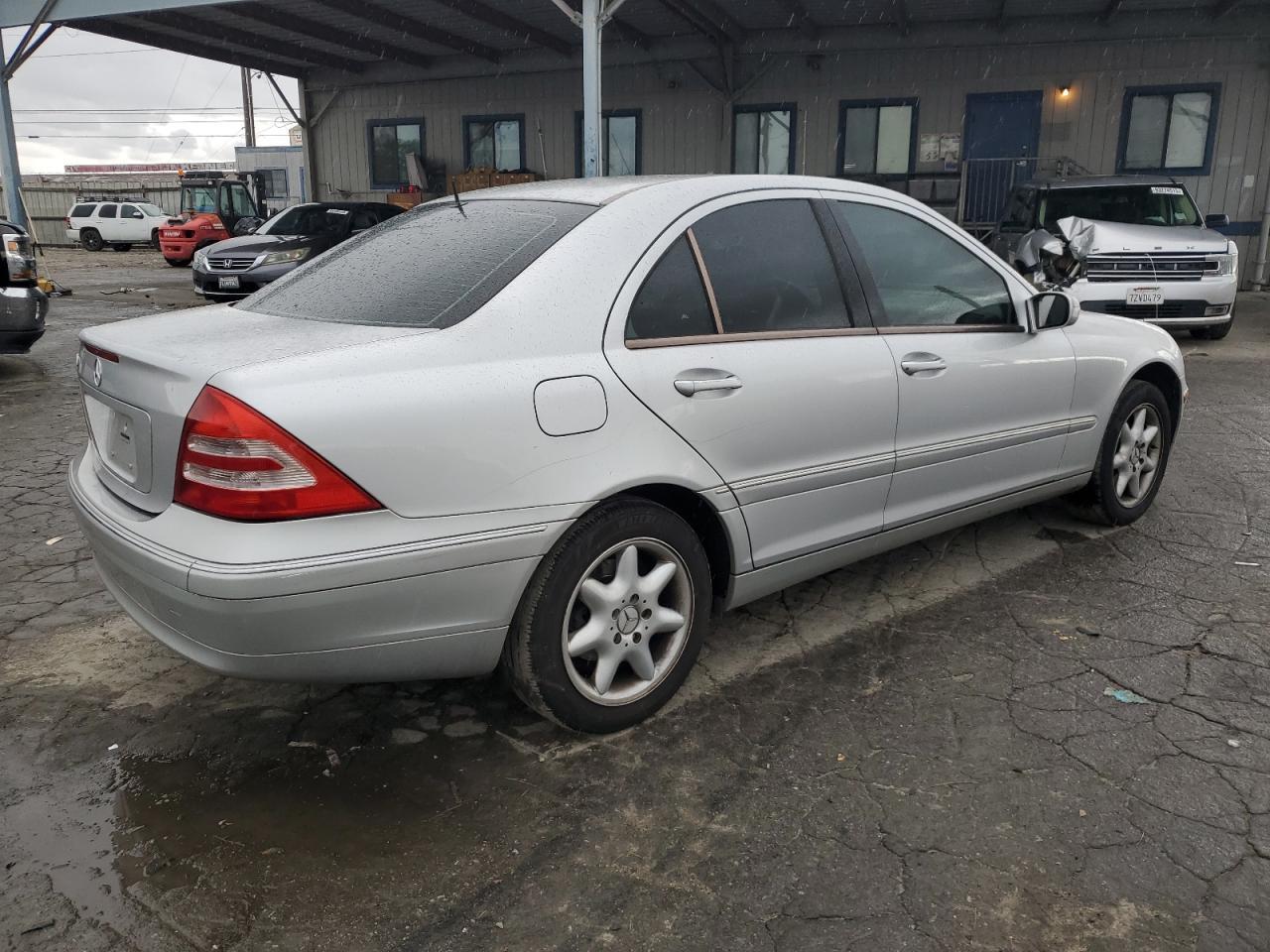 2003 Mercedes-Benz C 240