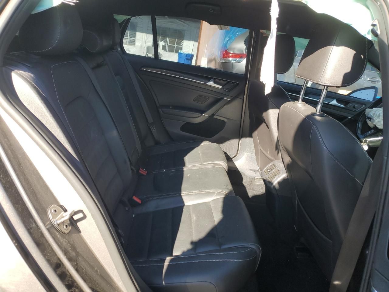 2016 Volkswagen Golf r