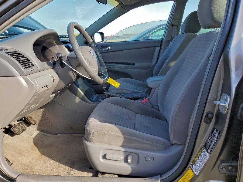 2005 Toyota Camry le