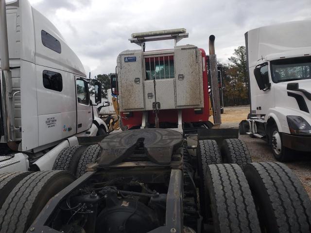 2018 Peterbilt 567 Semi Truck