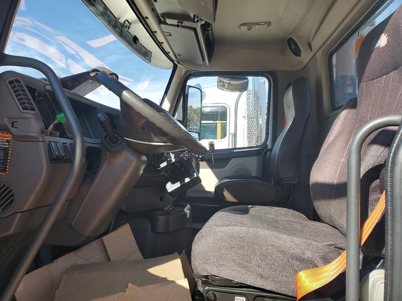 2017 Volvo VNL Semi Truck