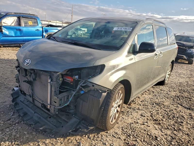 2011 Toyota Sienna le