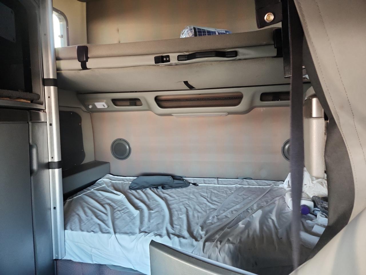 2020 Volvo VNL Semi Truck