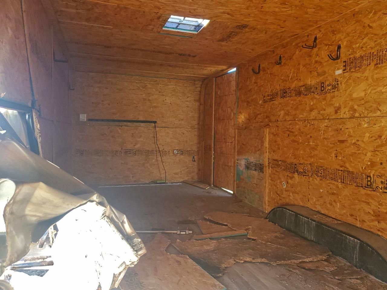 2007 TRA Unknown-enclosed Cargo Trailer