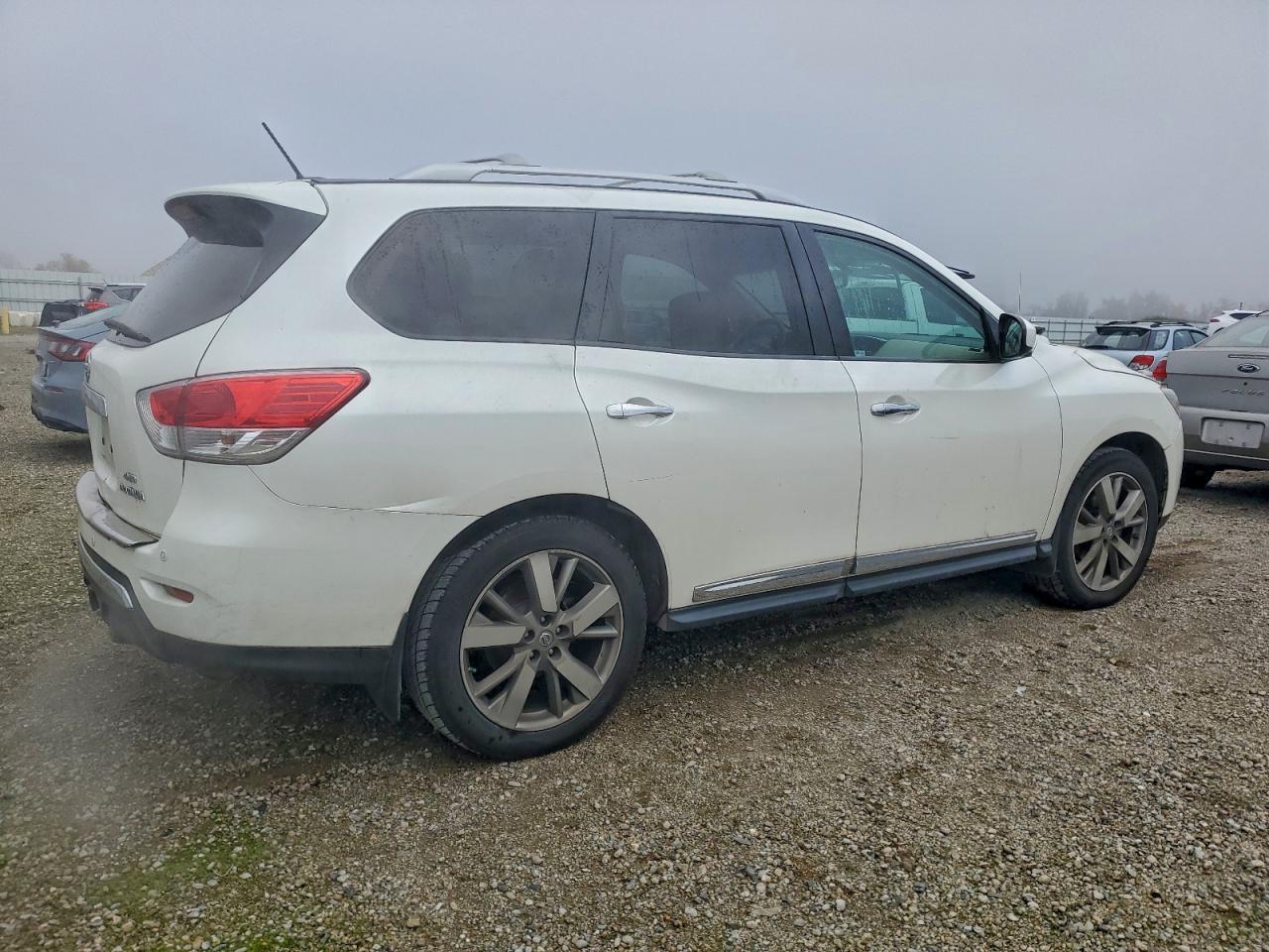 2016 Nissan Pathfinder s