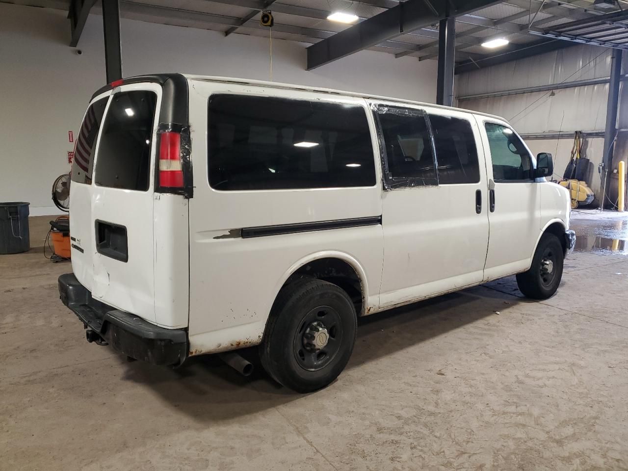 2011 Chevrolet 2011 Chev Express Passenger 35