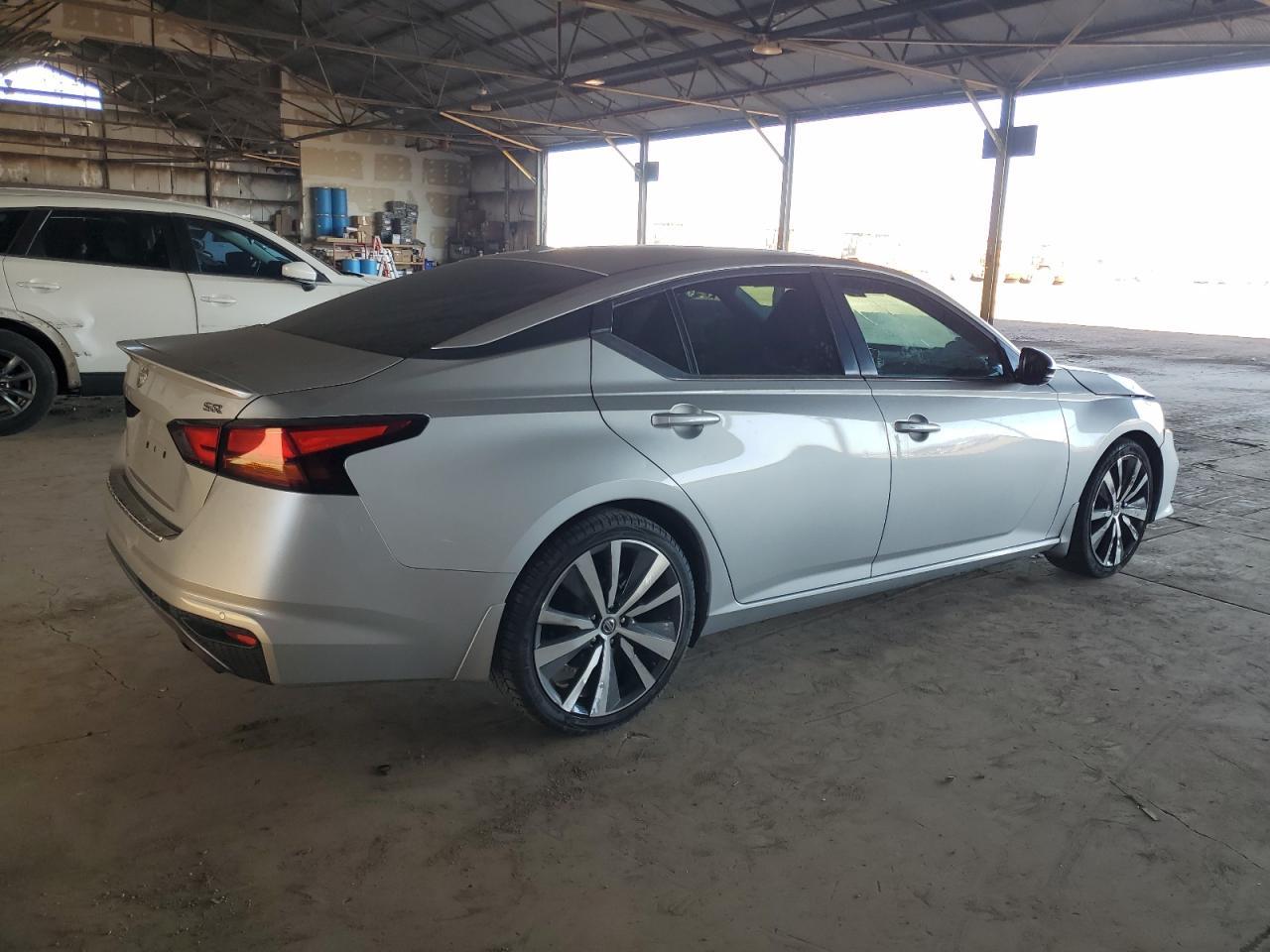 2020 Nissan Altima sr