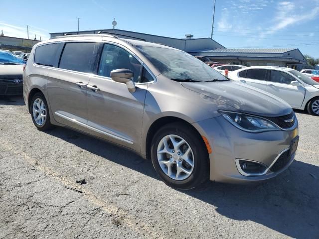 2017 Chrysler Pacifica Touring l