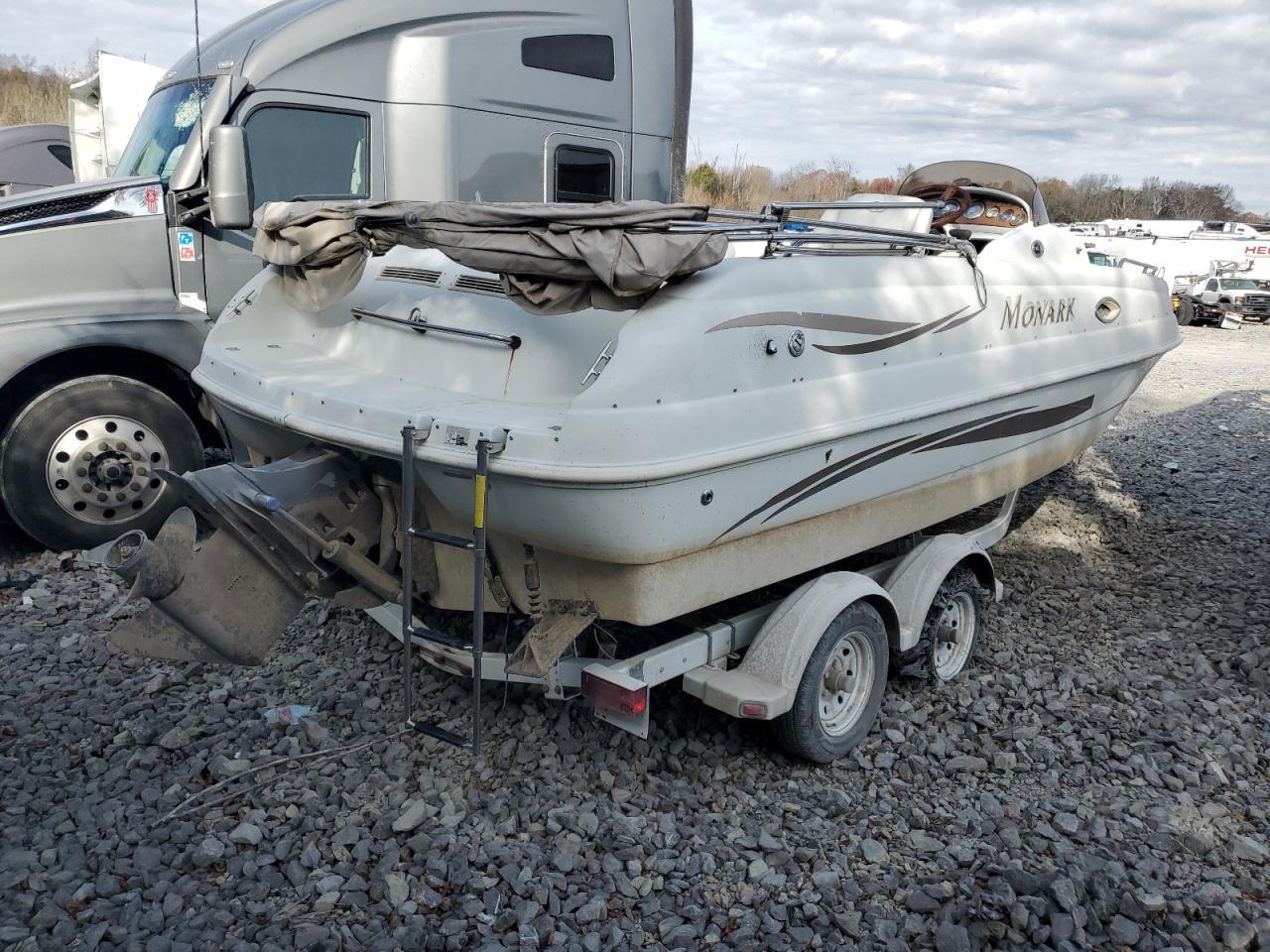 2001 Monark Boat