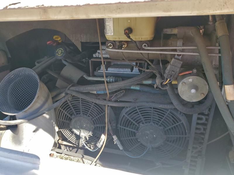 2005 Workhorse Custom Chassis Motorhome Chassis W22