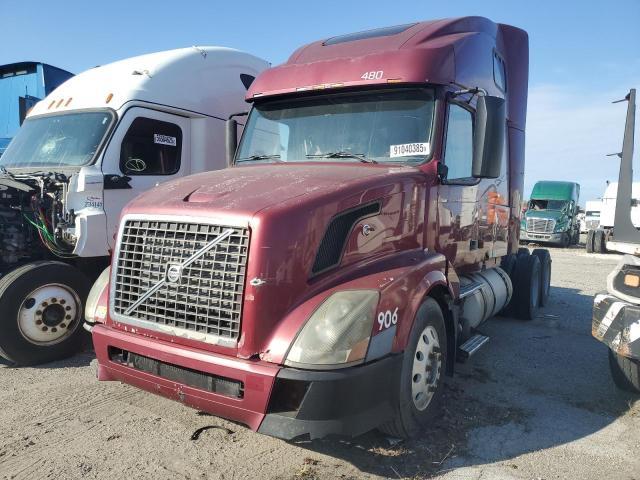 2005 Volvo VNL Semi Truck