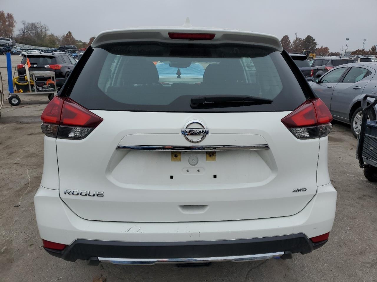 2020 Nissan Rogue s