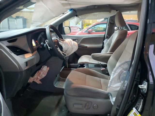 2017 Toyota Sienna le
