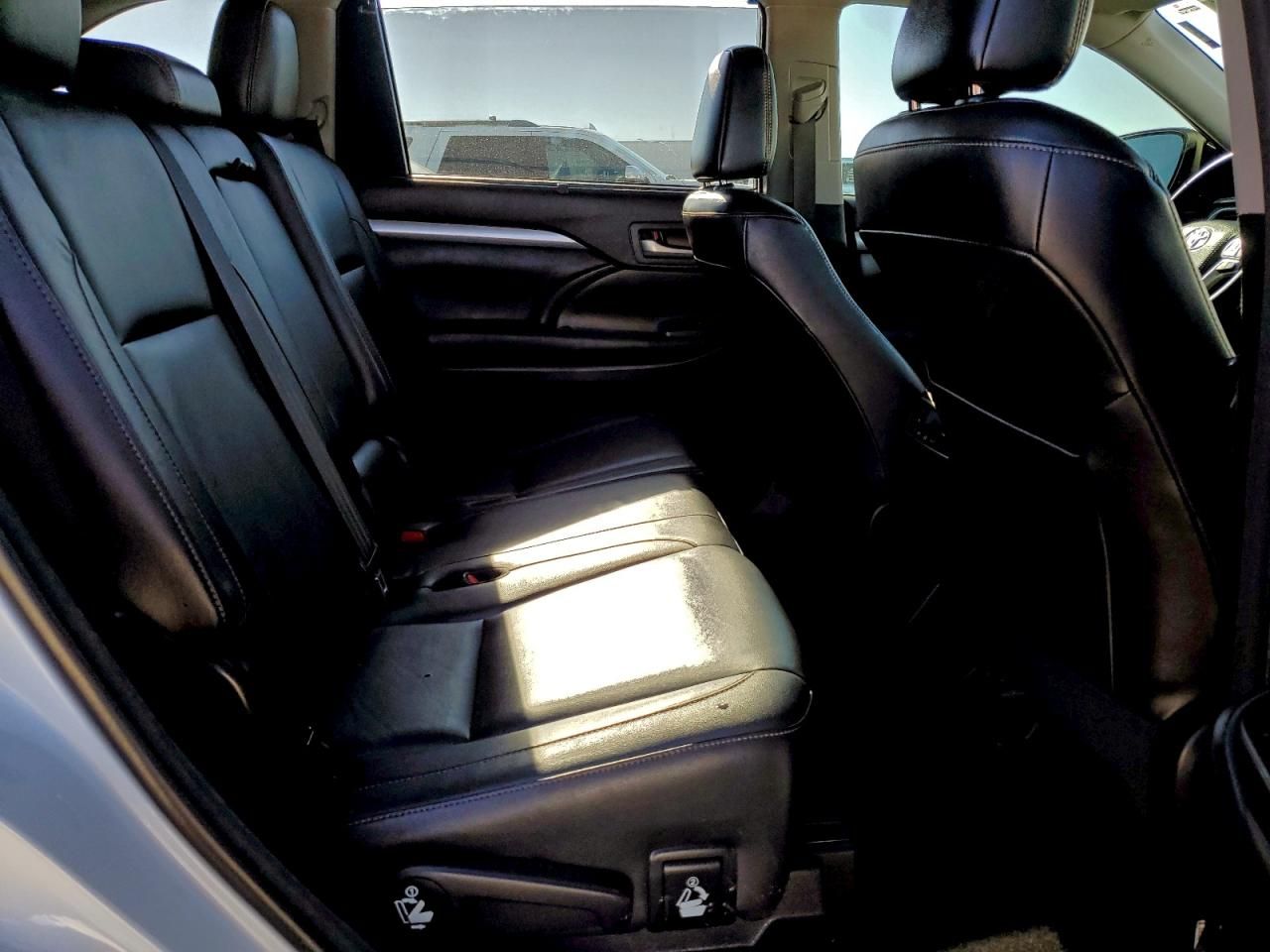 2017 Toyota Highlander se