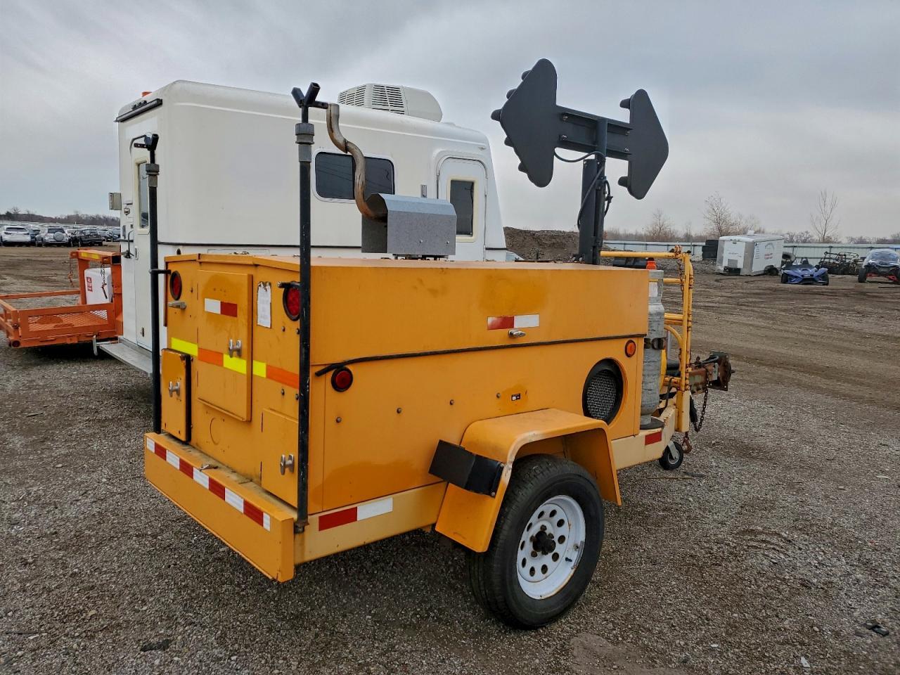 2001 Trail-Et 2001 Trail-rite Manhole Support Trailer