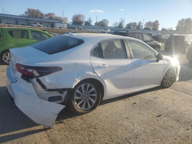 2021 Toyota Camry le