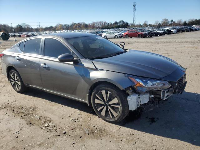 2022 Nissan Altima sv