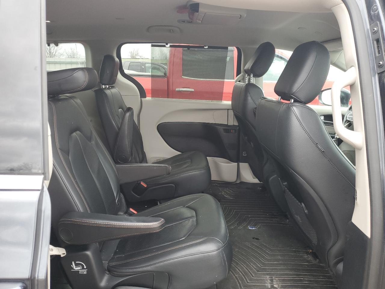 2020 Chrysler Pacifica Touring l