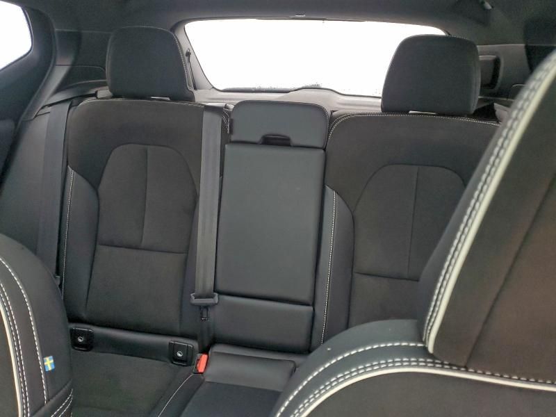 2021 Volvo Xc40 T5 R-design