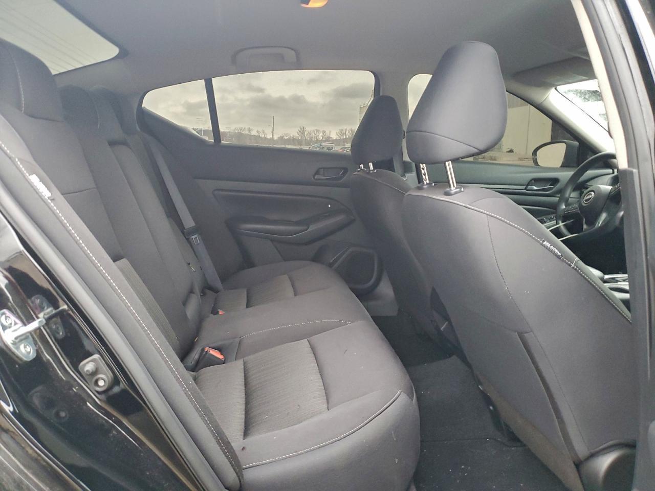 2024 Niss Altima s