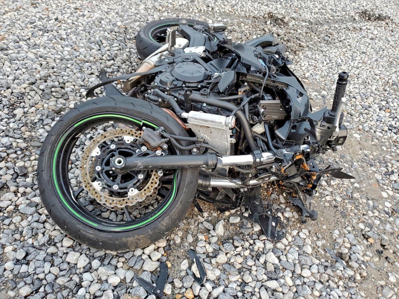 2025 Kawasaki EX650 R
