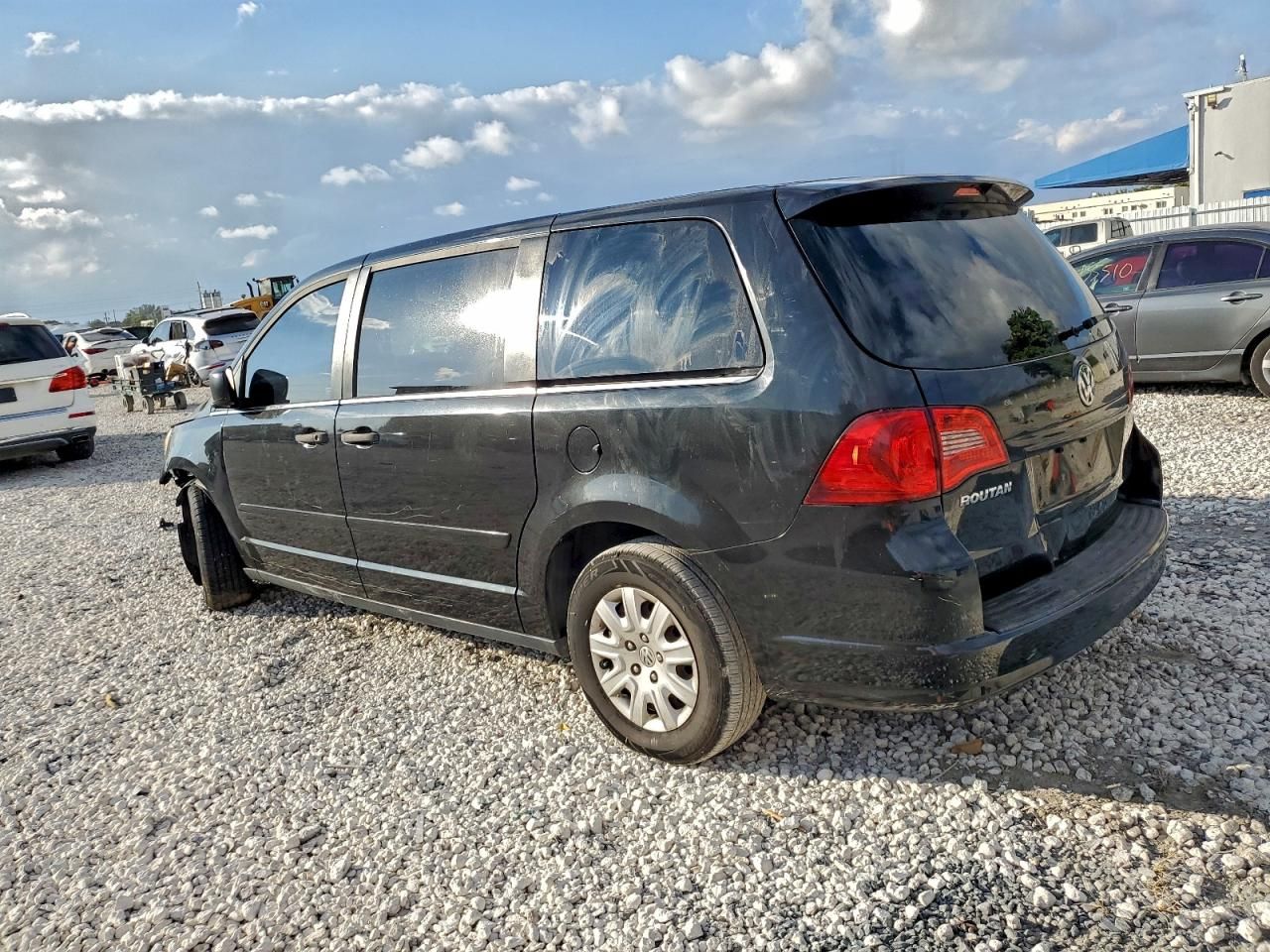 2012 Volkswagen Routan s