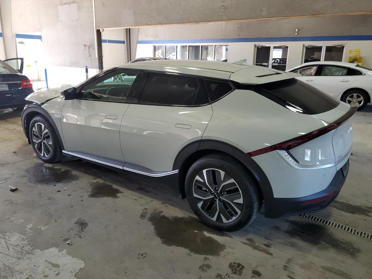 2024 KIA EV6 Light