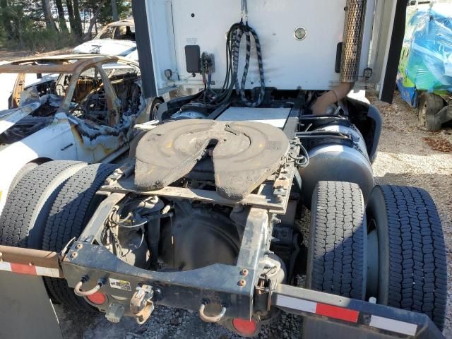 2016 Peterbilt 579 Semi Truck