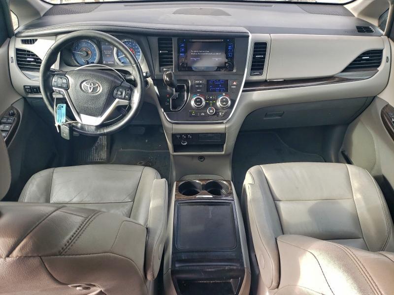 2016 Toyota Sienna xle