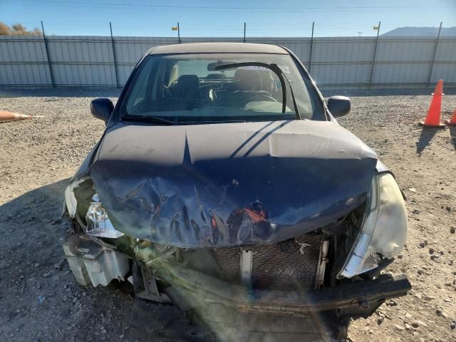 2010 Nissan Versa s