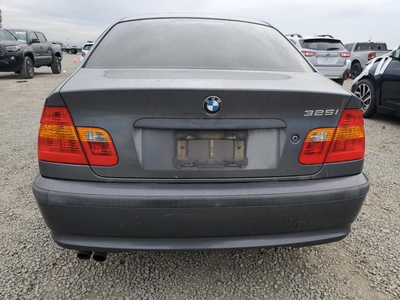 2002 BMW 325 i
