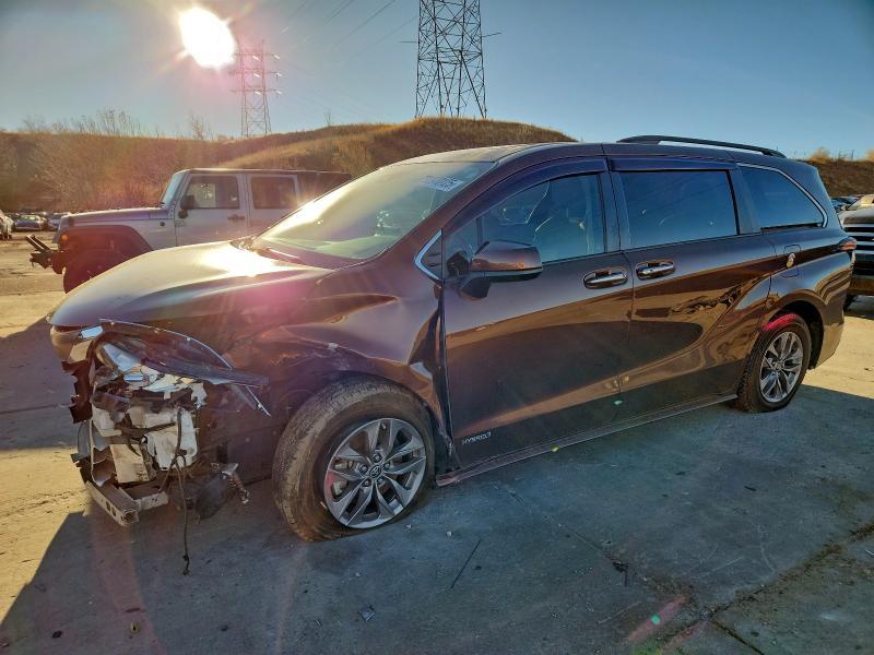 2021 Toyota Sienna xle 7-passenger