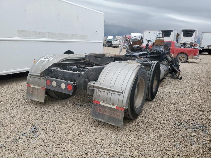 2013 Kenworth T600 Semi Truck
