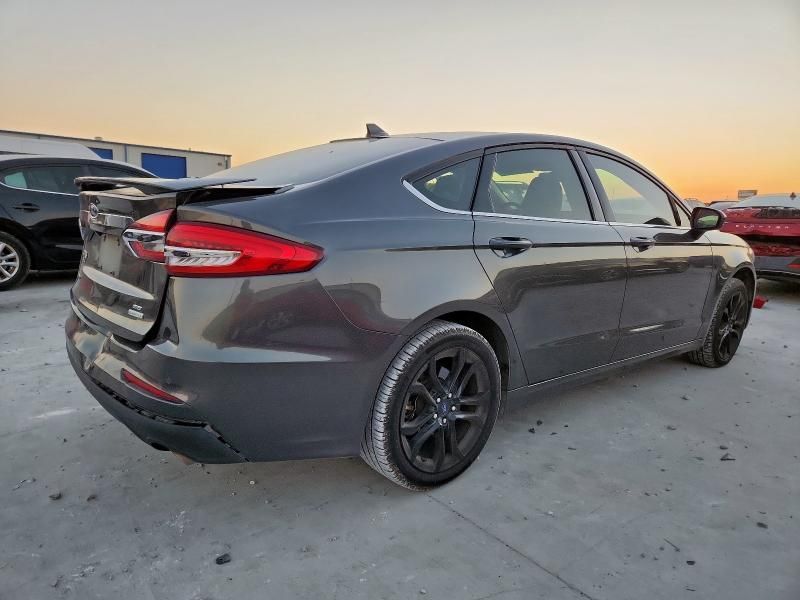 2020 Ford Fusion se