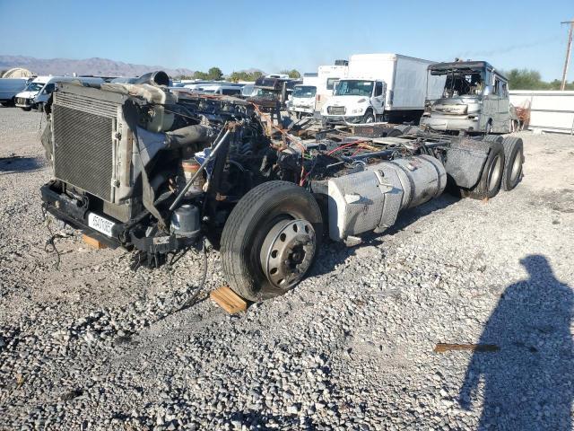 2013 Freigliner 2013 Freightliner Cascadia Truck Cab AND Chassis