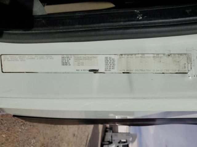 2014 Freightliner Cascadia Semi Truck