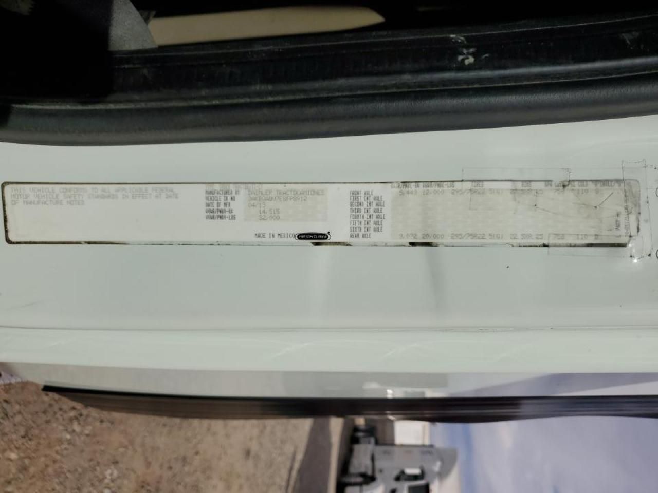 2014 Freightliner Cascadia Semi Truck