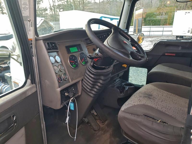 2016 Kenworth T370 BOX Truck