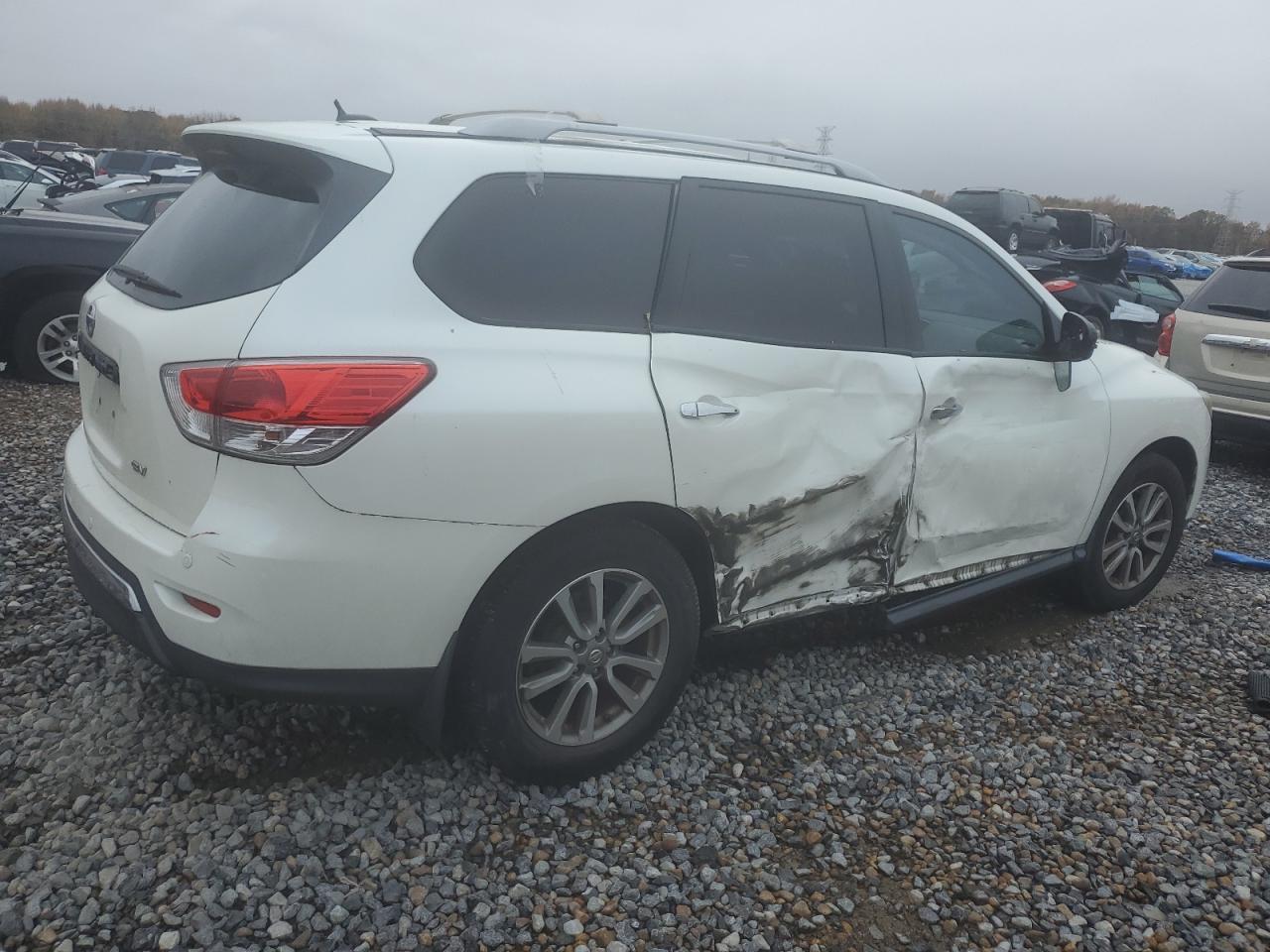2015 Niss Pathfinder sv