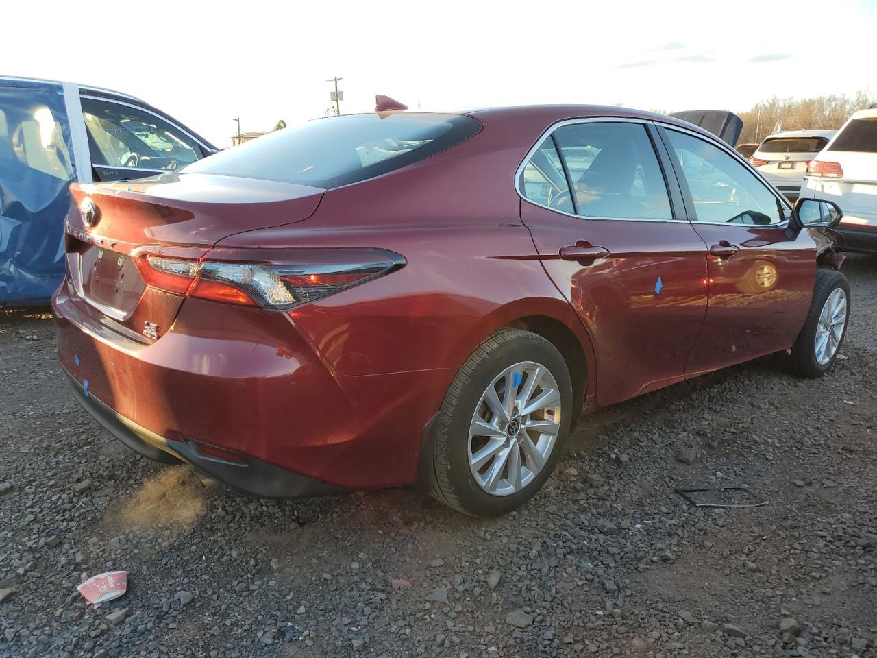 2021 Toyota Camry le