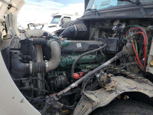 2017 Volvo VNL Semi Truck